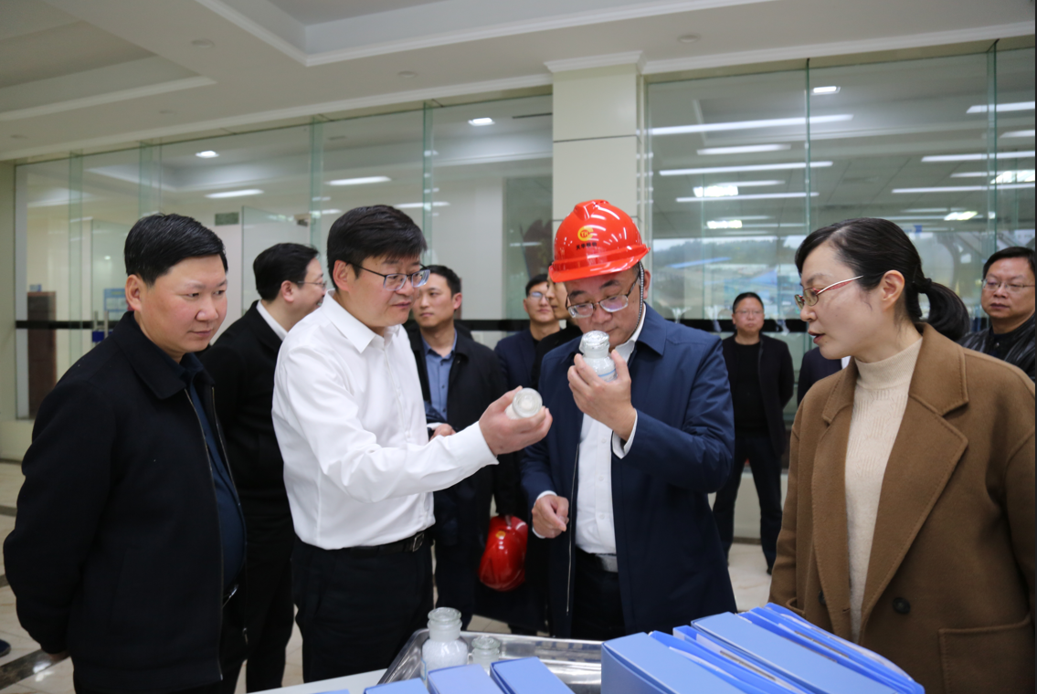 瀘州市副市長(cháng)楊長(cháng)纓到集團調研項目建設